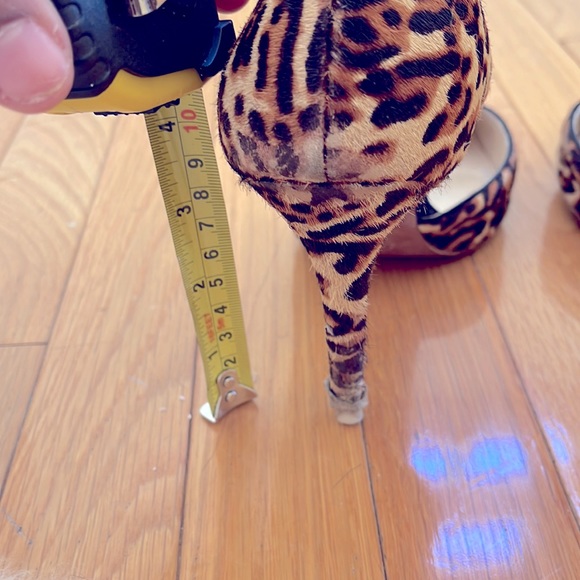 Pony Hair Leopard Jessica Simpson D’Orsay Pumps. - Picture 4 of 4